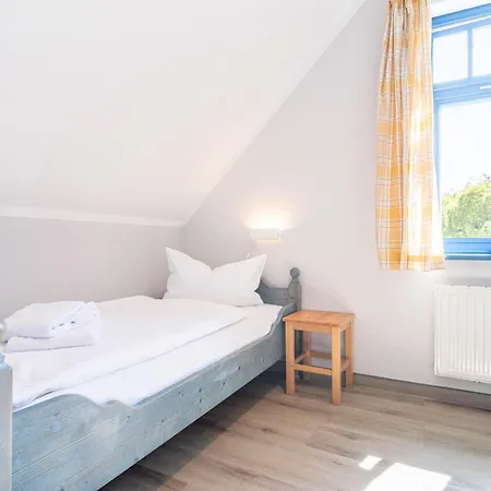 Ferienhaussiedlung Strandperlen Weidenhof 6b * Wustrow (Fischland)